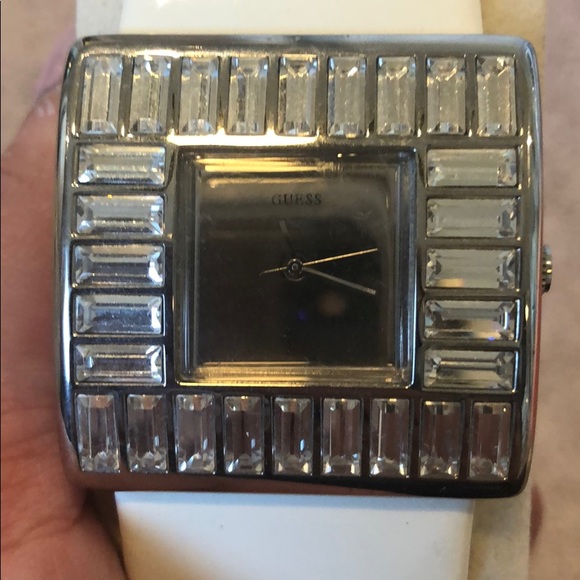 Authentic Guess watch - Picture 3 of 4